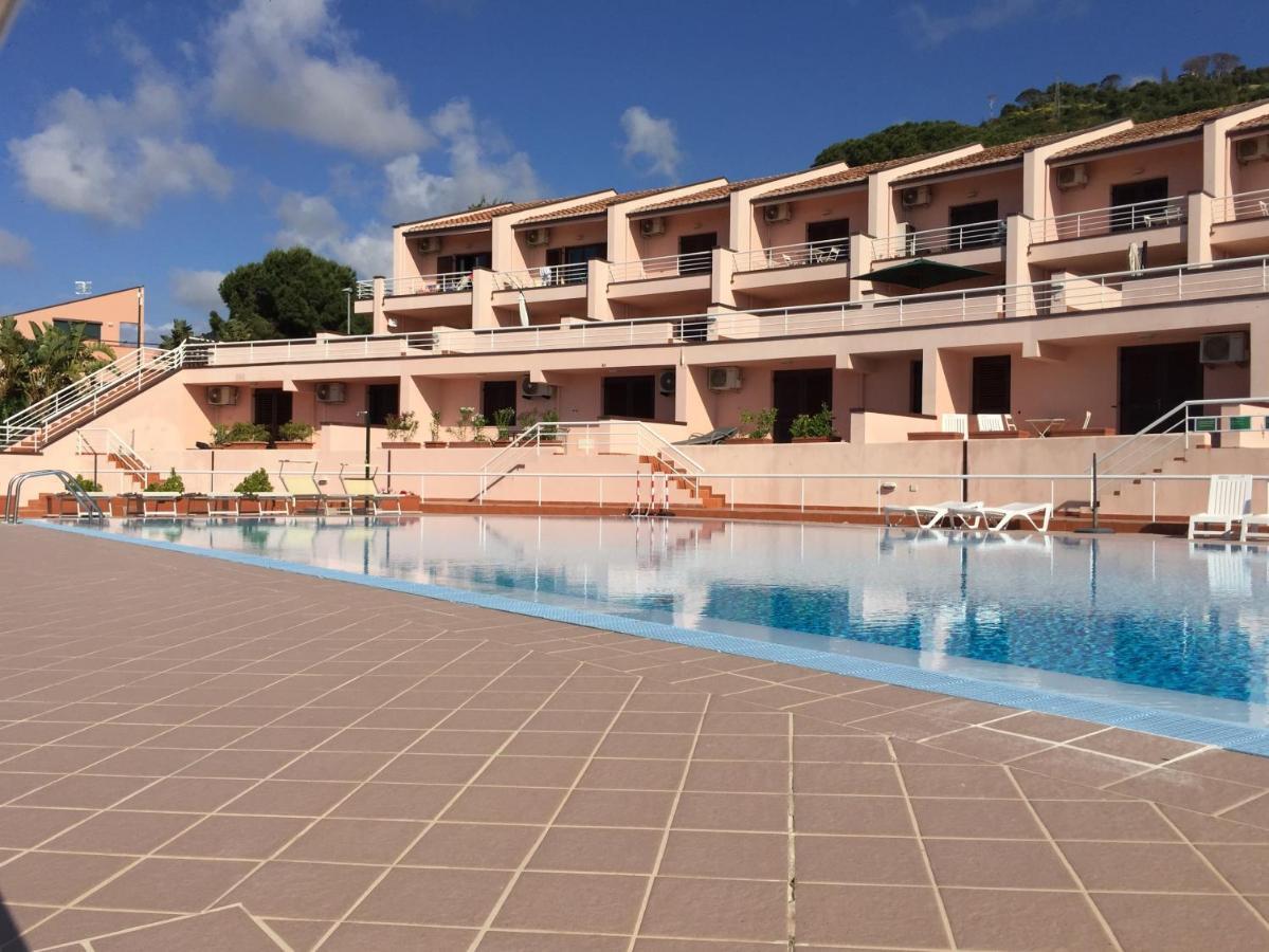 La Dimora Delle Begonie Apartment เชฟาลู ภายนอก รูปภาพ